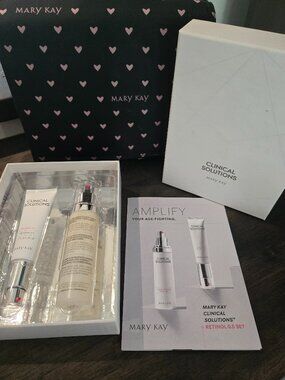🩷Mary Kay New In Box Clinical Solutions Kit retail approx 145.00